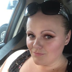 Meet your Posher, Desirae